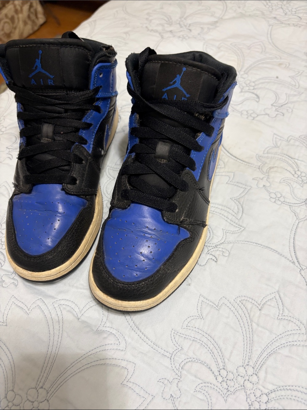 Air Jordan 1 Mid GS "Hyper Royal" (554725-077) Leather upperblock blue Size 4.5Y